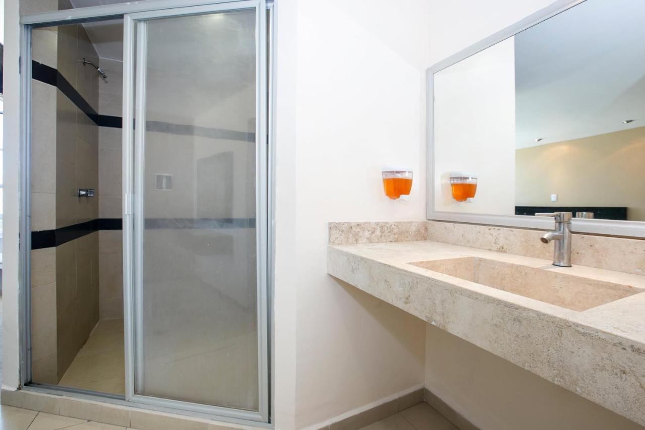 Hotel Euro Confort,Pachuca Экстерьер фото