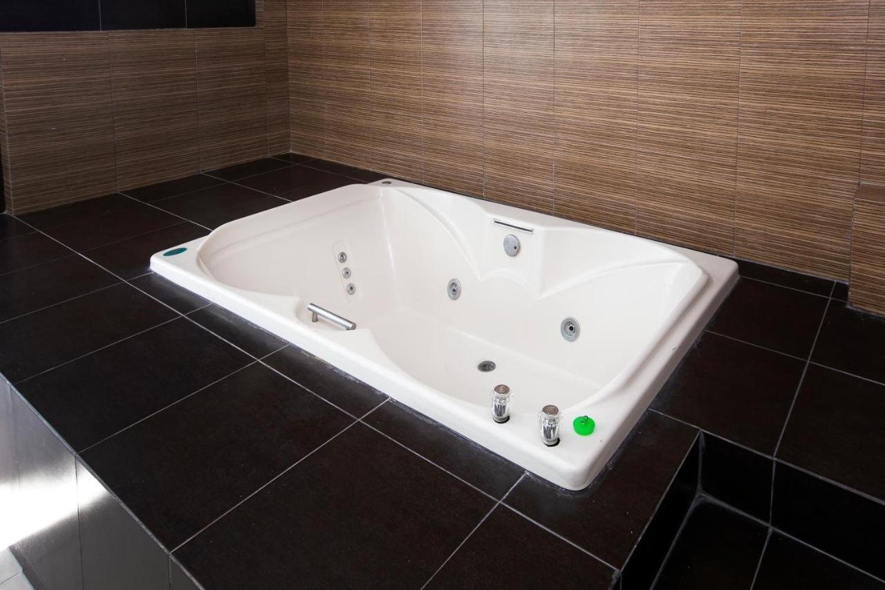 Hotel Euro Confort,Pachuca Экстерьер фото